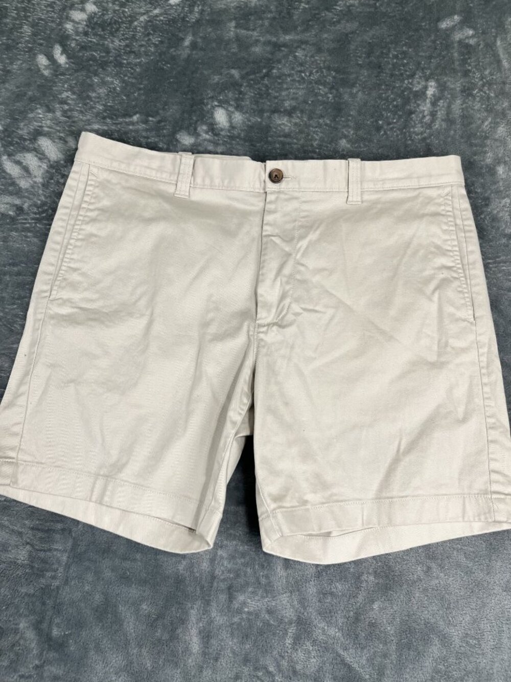 J.Crew Mens Beige 7" Inseam Shorts 36x7